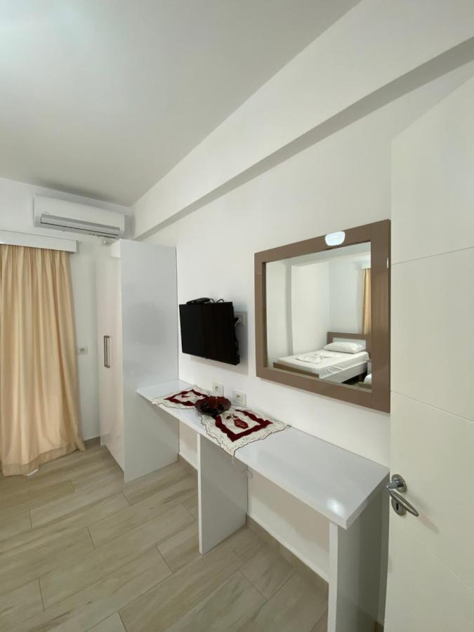 Hotel Andrea Sarandë Exterior foto