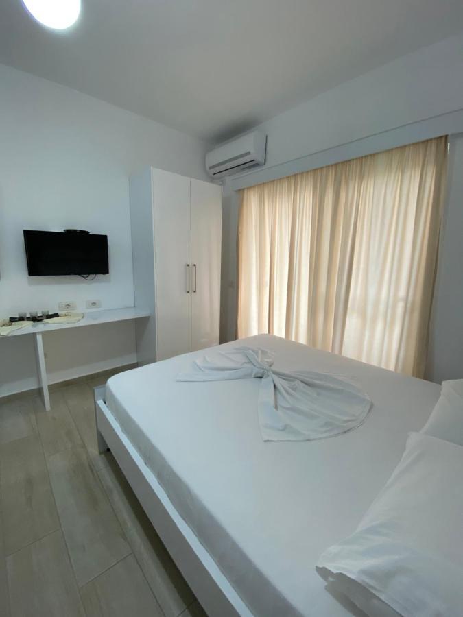 Hotel Andrea Sarandë Exterior foto