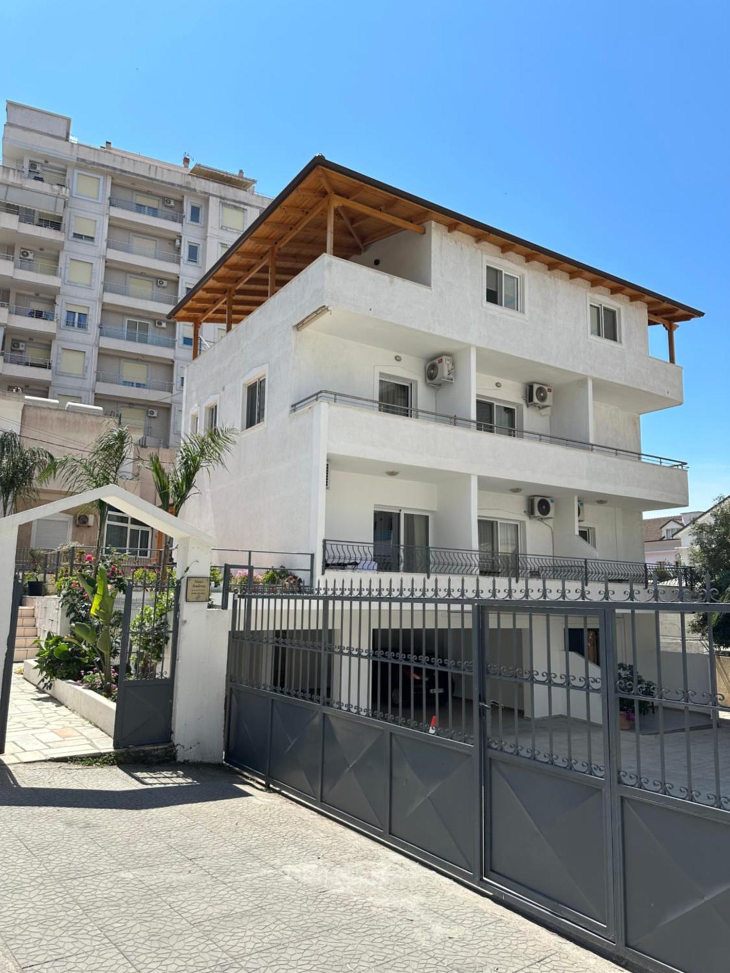 Hotel Andrea Sarandë Exterior foto